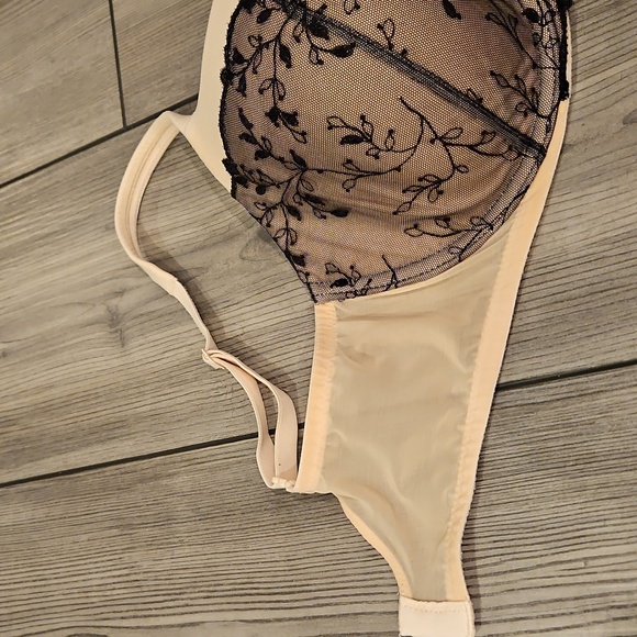 Vintage Body By Victoria Bra - Picture 4 of 7